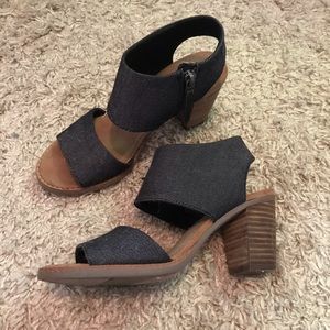 Toms heels